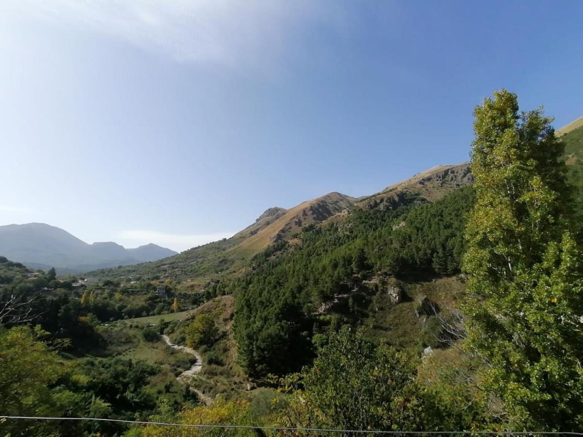 Al Belvedere Isnello المظهر الخارجي الصورة